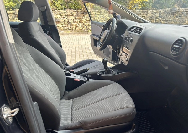 Seat Leon cena 17700 przebieg: 153000, rok produkcji 2011 z Będzin małe 352